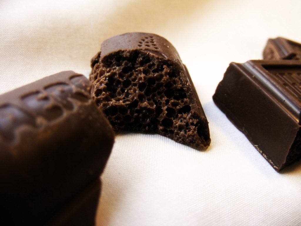 how much chocolate can kill a dog?
