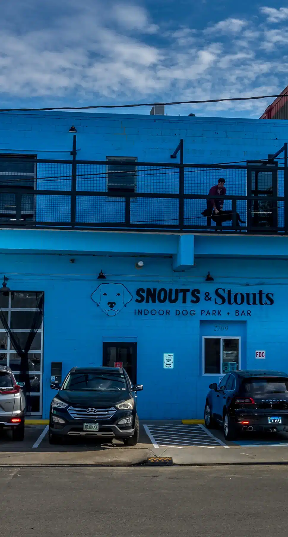 Snouts & Stouts exterior